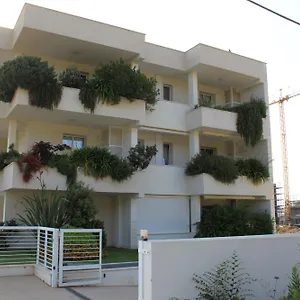 Calabona's Promenade Apartment